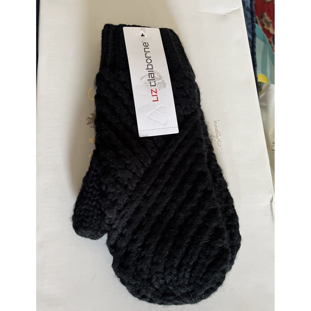 Liz Claiborne  Winter Mittens Brand New with Tag’s in Color Black One Size